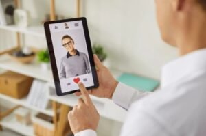 How Do I Write a Great Dating Profile Bio